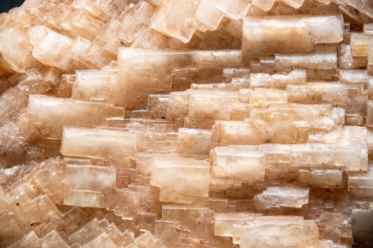 Crystal Healing Guide 2026: Which Crystals to Use and for What Purpose 1 Cluster of pale natural crystals of the kind used in crystal healing